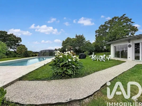 Maison 10 pièces 347 m²