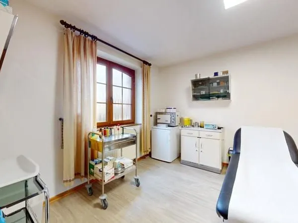 Local commercial 4 pièces 70 m²