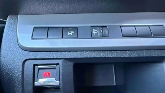 Opel Vivaro fgn sportive diesel 180 ch m automatique — photo 41