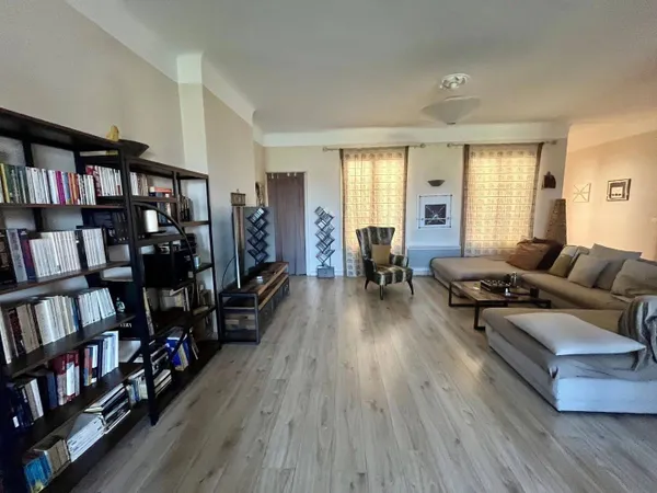 Appartement 5 pièces 145 m²