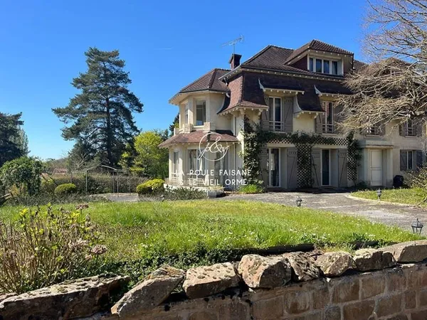 Maison 8 pièces 200 m²