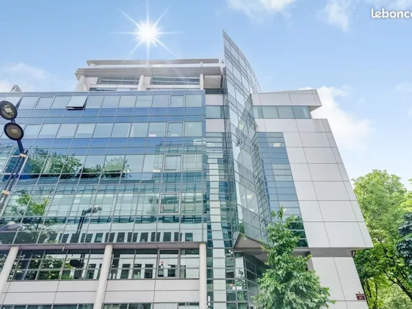 Bureau 930 m²