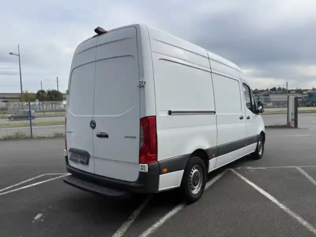 Mercedes Sprinter 311 cdi fourgon toit sureleve standard — photo 2