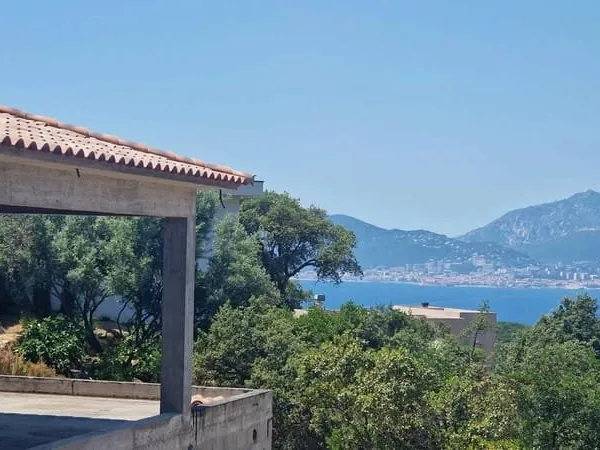 Villa Porticcio F4/5 avec 2 F2 indépendants vue mer