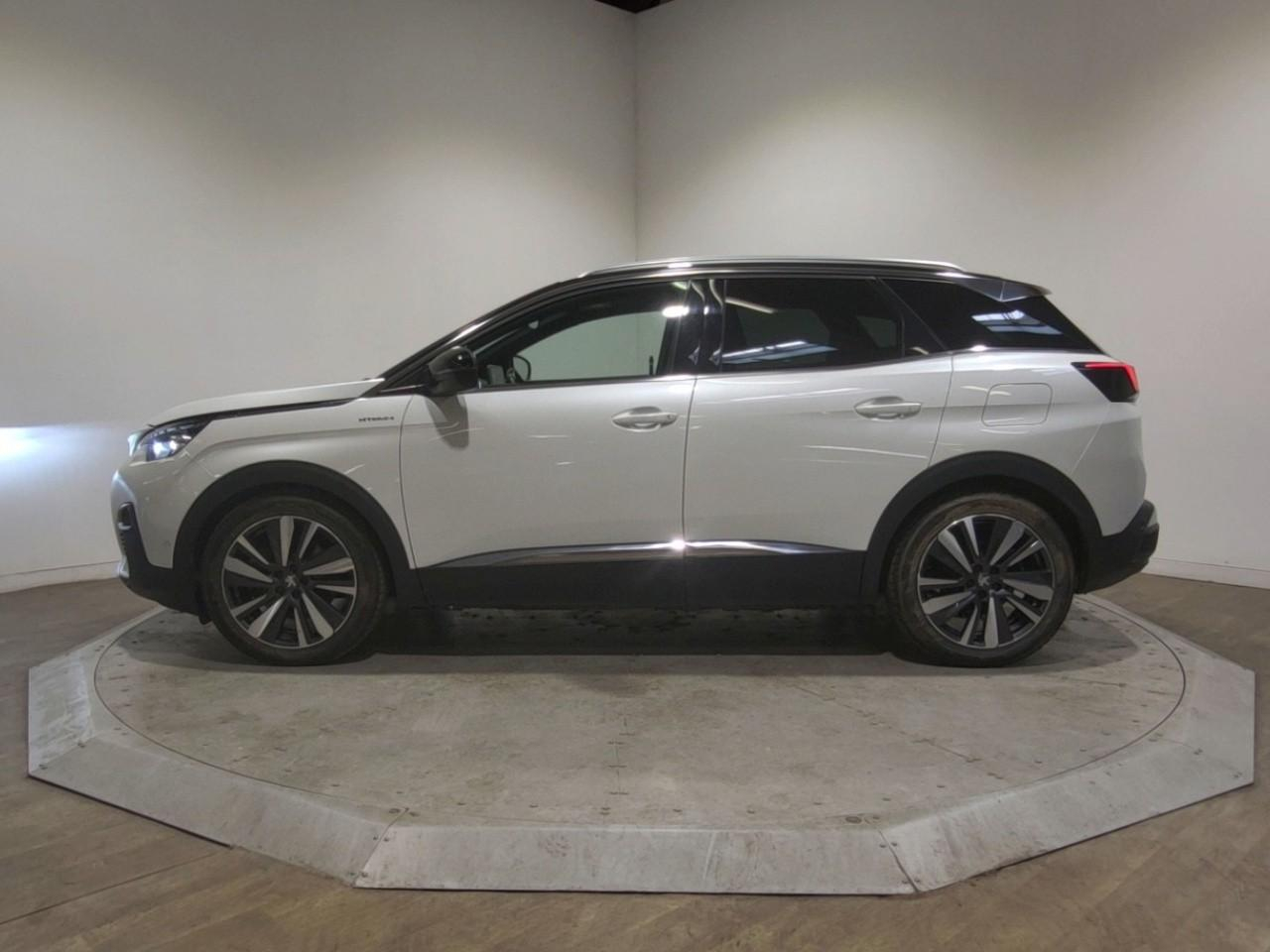 Peugeot 3008 hybrid4 300 e-eat8 gt — photo 2