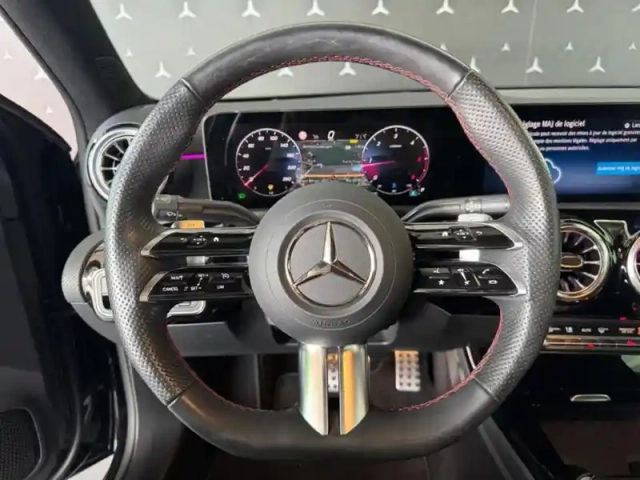 Mercedes Classe A 200 d berline amg line — photo 2
