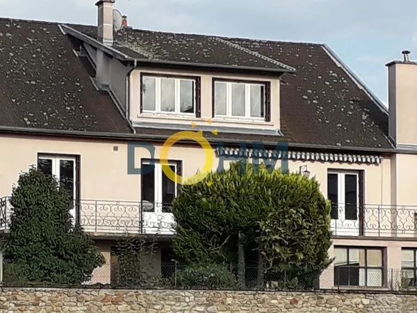 Maison 13 pièces 328 m²