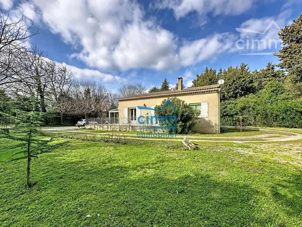 Maison au calme sur 2 344 m² en zone agricole