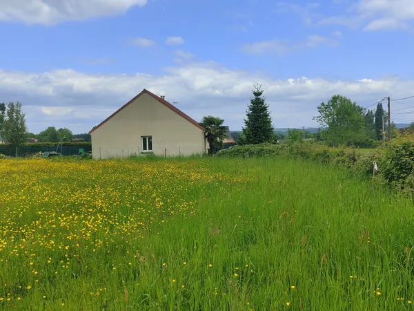 TERRAIN A BATIR PLAT DE 1000 M2 AVEC TOUT A L' EGOUT DANS UN