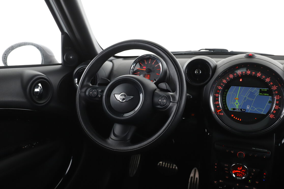 MINI Countryman Cooper S ALL4 Finition Red Hot Chili BVA6 — photo 13