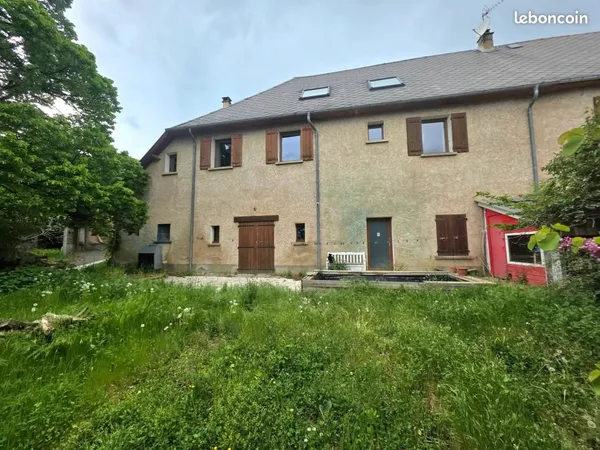 Maison 7 pièces 227 m²