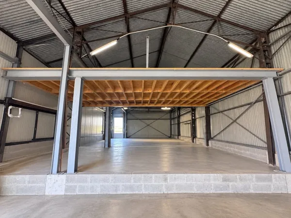 Hangar 285 m²