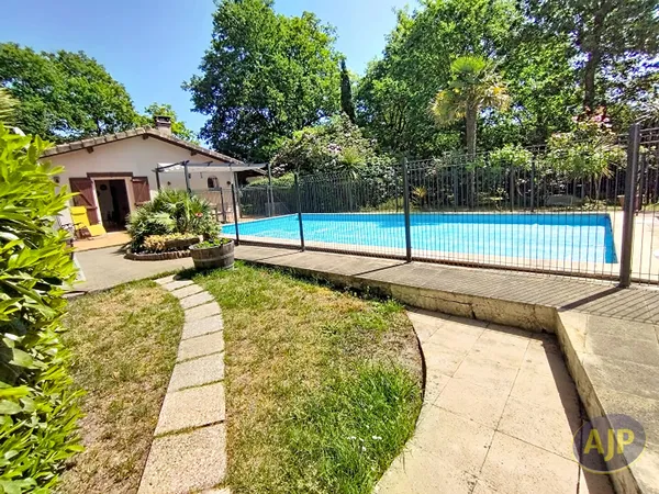 AUDENGE - MAISON 4 CHAMBRES AVEC PISCINE ET GARAGE