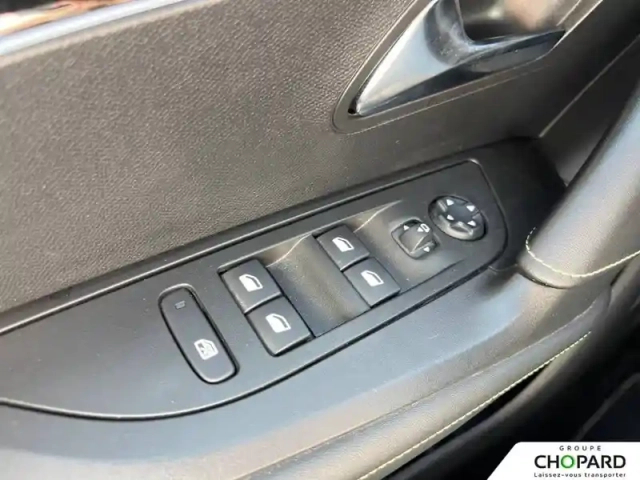 Peugeot 2008 electrique 136 ch — photo 16