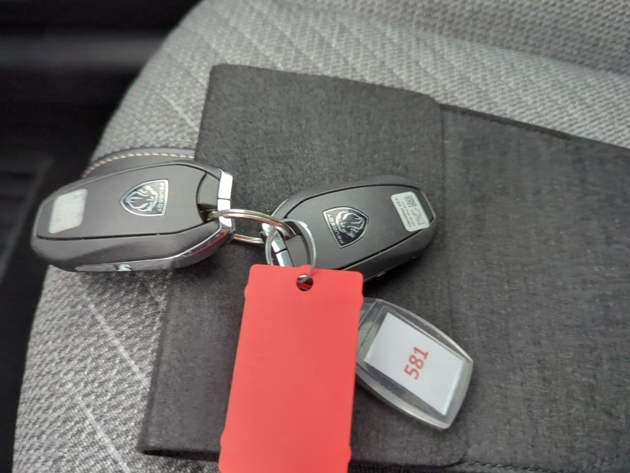 Peugeot 208 puretech 100 s&s bvm6 allure — photo 28