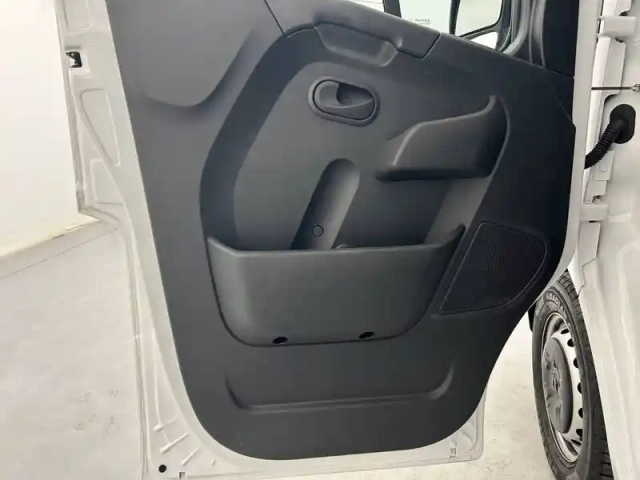 Renault Master fgn trac f3500 l2h2 blue dci 135 — photo 40