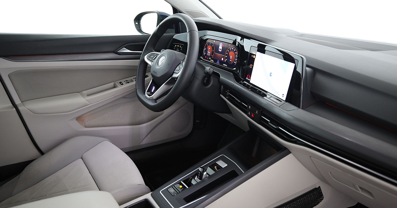 Volkswagen Golf 8 — photo 18