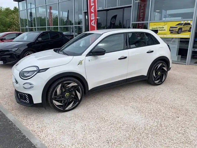 Abarth 600 e 240 ch — photo 63