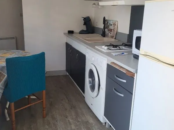 Studio MEUBLES refait a neufs