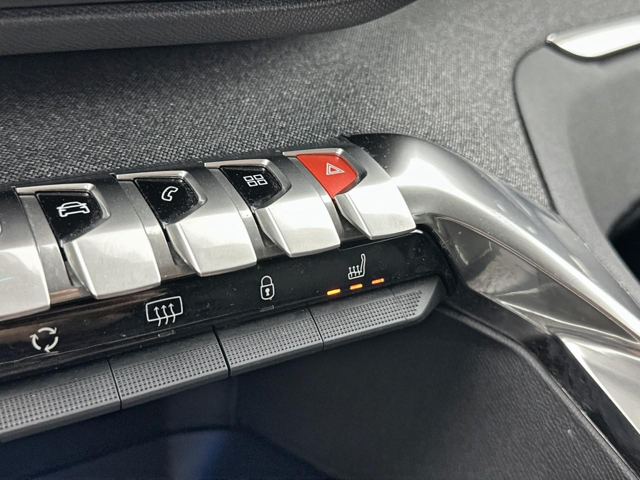 Peugeot 3008 hybrid 225 e-eat8 allure pack — photo 28