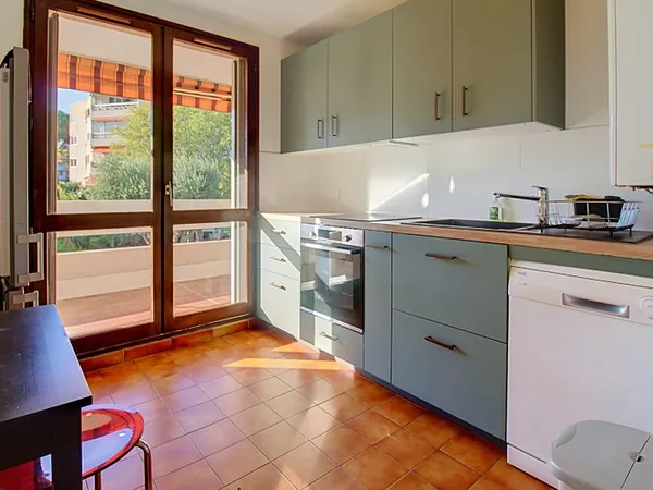 A LOUER EN EXCLUSIVITE - FREJUS T2 MEUBLE de 50m2