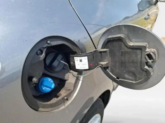Renault Clio 1.5 blue dci 100ch evolution - 24 — photo 25