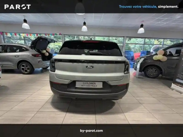 Ford Explorer 286ch extended range 79kwh pack collection rwd — photo 25