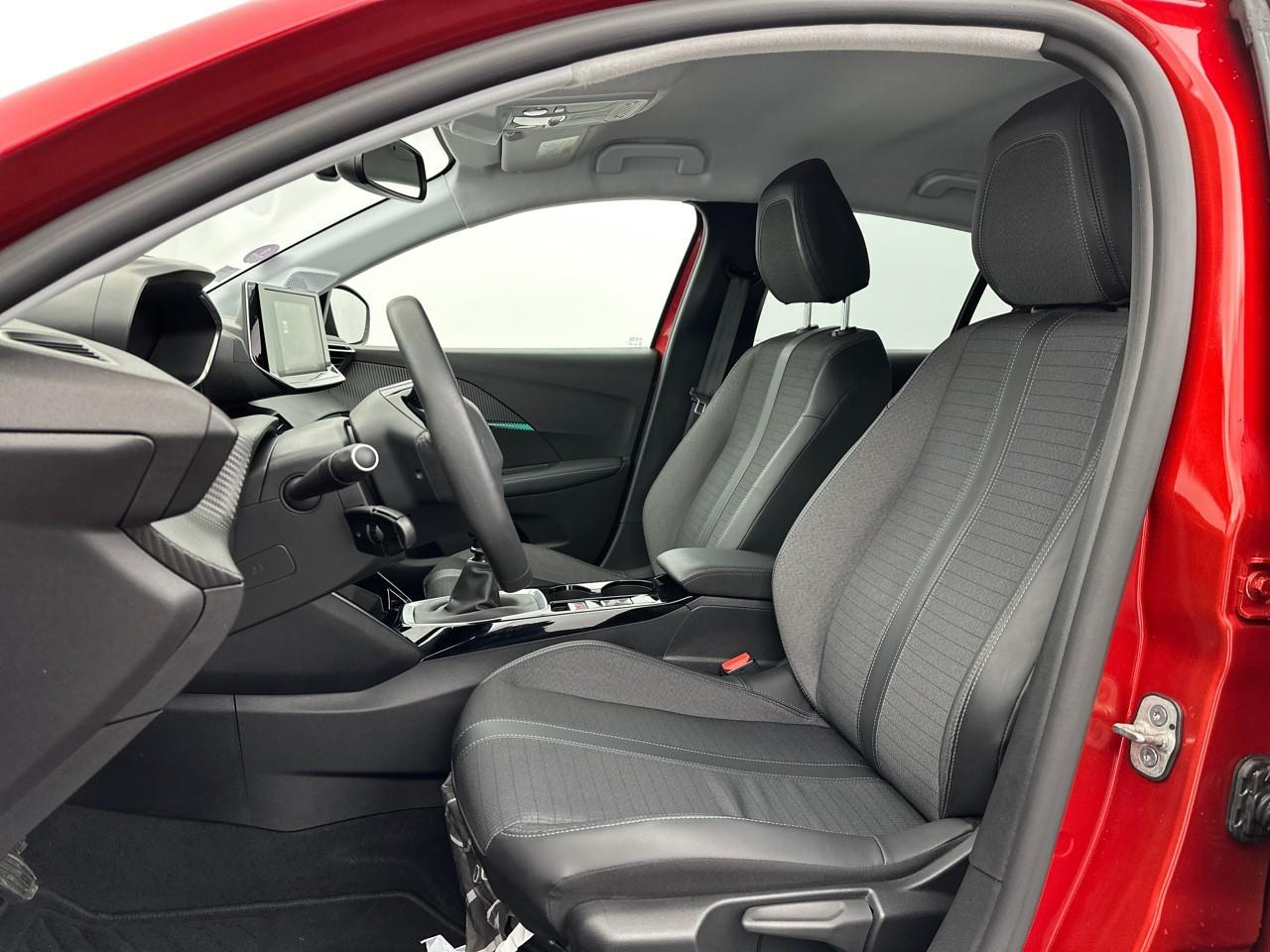 Peugeot 208 puretech 100 s&s bvm6 allure — photo 10