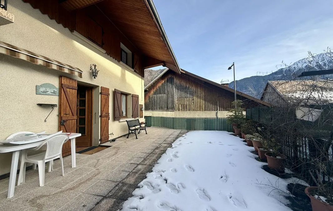 Photo 2
