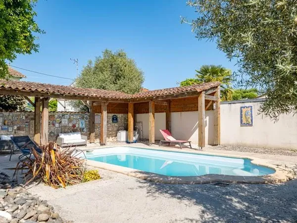 Maison 8 pièces 230 m²