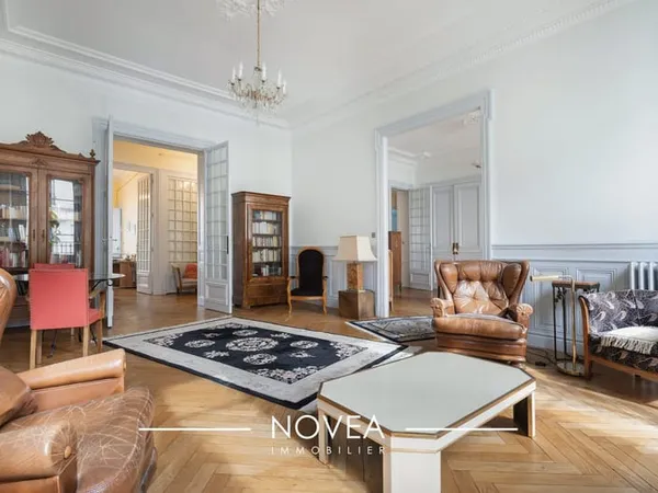 SAINT-ÉTIENNE HYPERCENTRE | APPARTEMENT BOURGEOIS 215 M² | 4 C