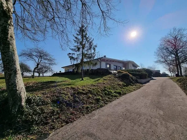Villa 10 pièces 320 m²