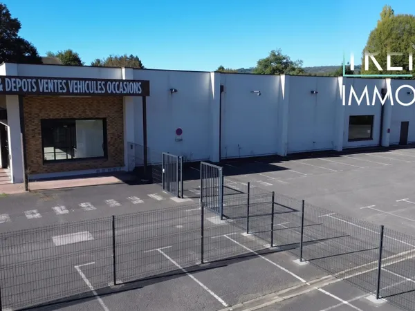 À VENDRE — Bâtiment commercial & d'activité de 1 000 m² r?