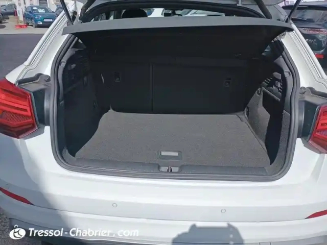 Audi Q2 35 tfsi cod 150 s tronic 7 s line — photo 8