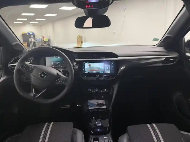 Opel Corsa 1.2 turbo 130 ch bva8 — photo 11