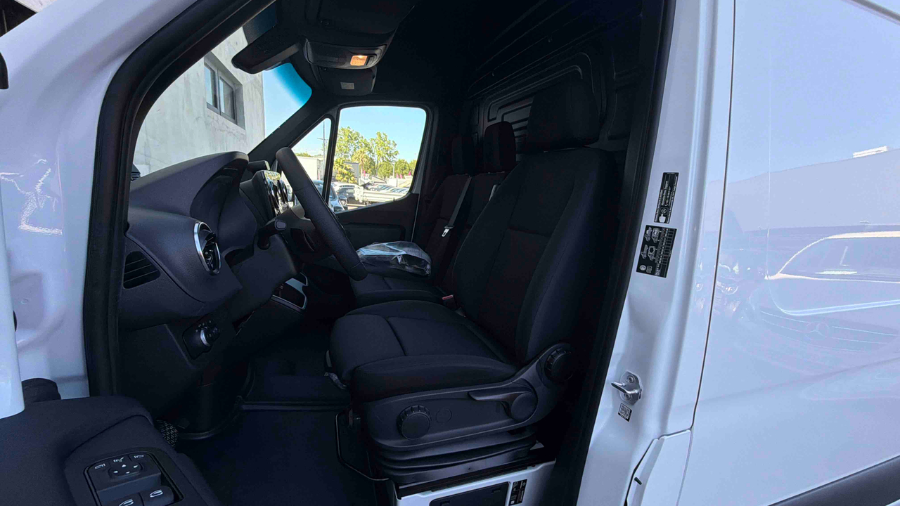 Mercedes SPRINTER FGN 311 CDI 37 3.5T RWD — photo 11