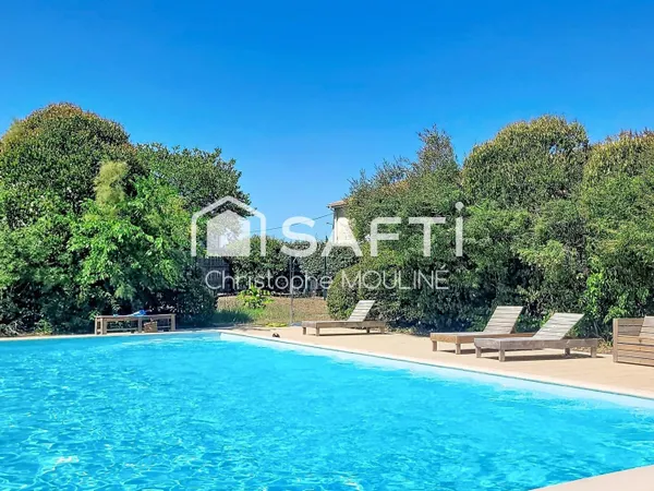 T3 dans belle résidence sécurisée avec piscine.