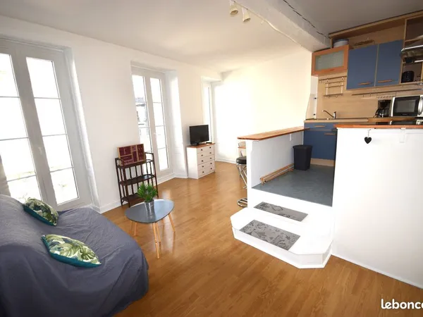 Charmant studio meuble renove hyper centre la rochelle