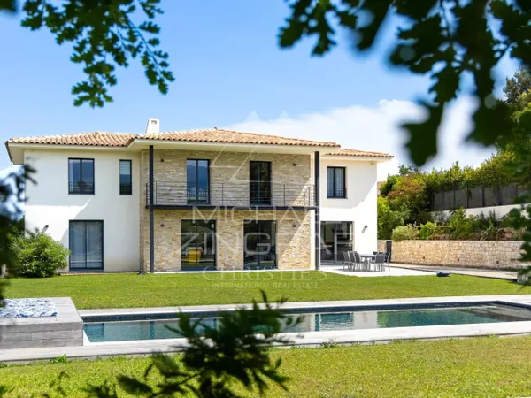 Lumineuse villa contemporaine