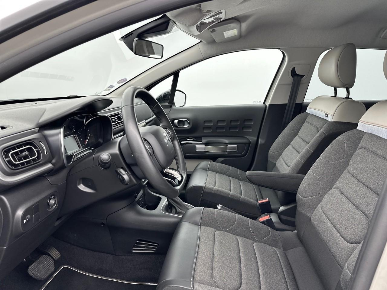 Citroën C3 puretech 110 s&s eat6 saint james — photo 9