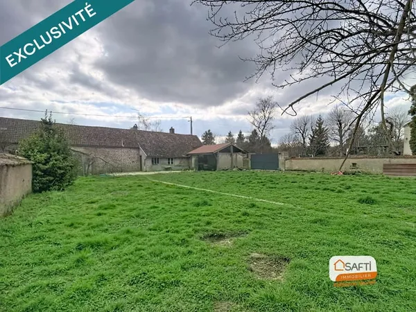 Maison de village avec dépendances et terrain clos de 1250 m²