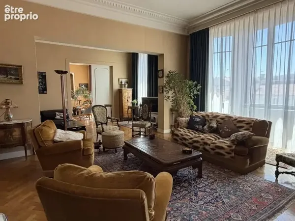 Jean-Jaurès - Appartement bourgeois de 266 m2 Immeuble Art Déco avec ascenseur, 5 chambres, balcons 