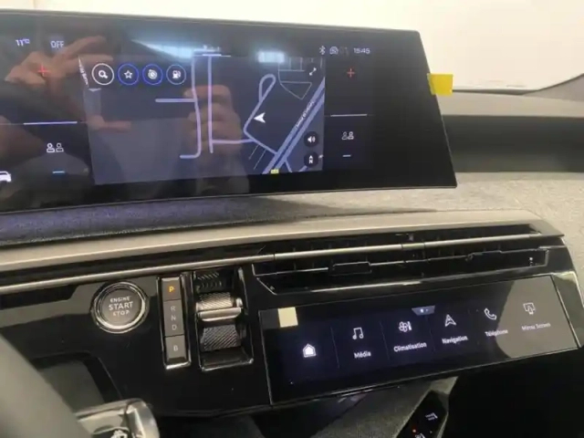 Peugeot 5008 hybride rechargeable plug-in 195ch allure e-dcs7 — photo 12