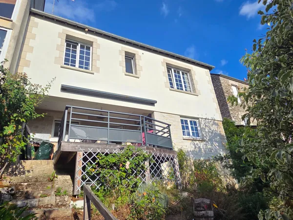 A VENDRE Maison en pierres DINAN - Quartier recherché - Proche bords de Rance