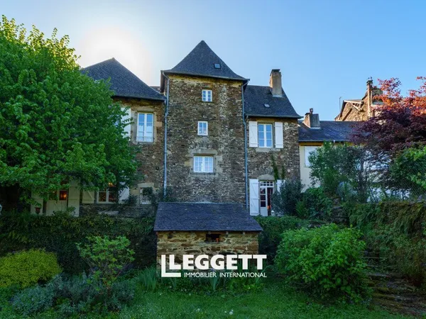 Maison 8 pièce(s), UZERCHE