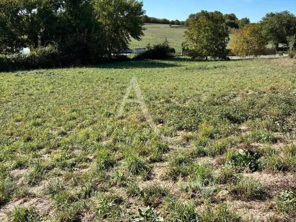 Terrain 2100 m²