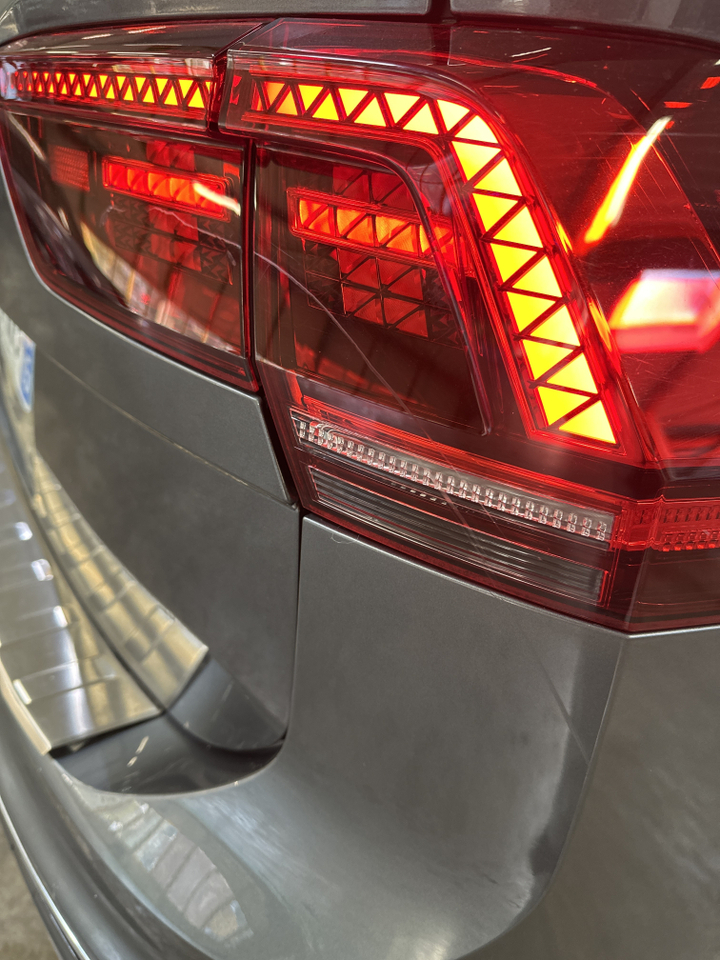 Volkswagen Tiguan Allspace 1.5 TSI 150 EVO DSG7 — photo 36