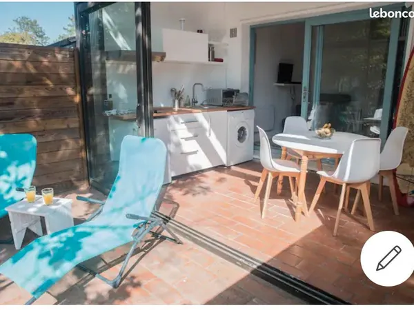 Petit cocon avec terrasse à 150m de la mer