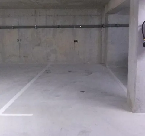 Loue emplacement parking