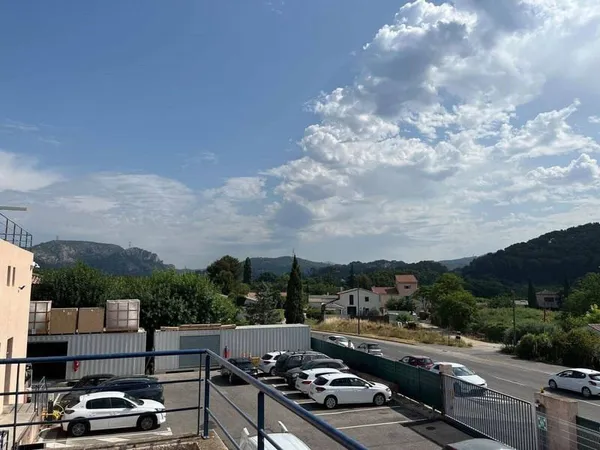 Local d'activité 688 m²